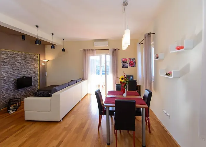 Maja Ii Apartment *
